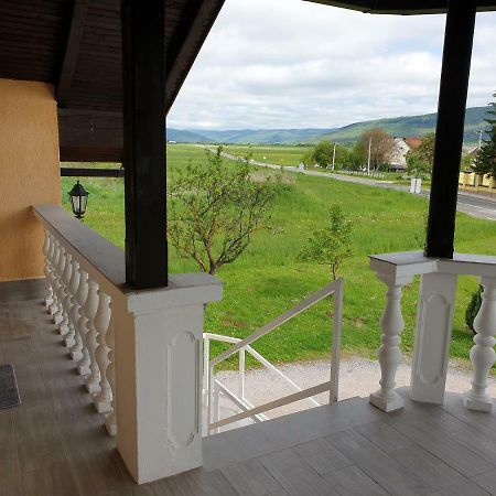 Apartman Majetic Оточац Экстерьер фото