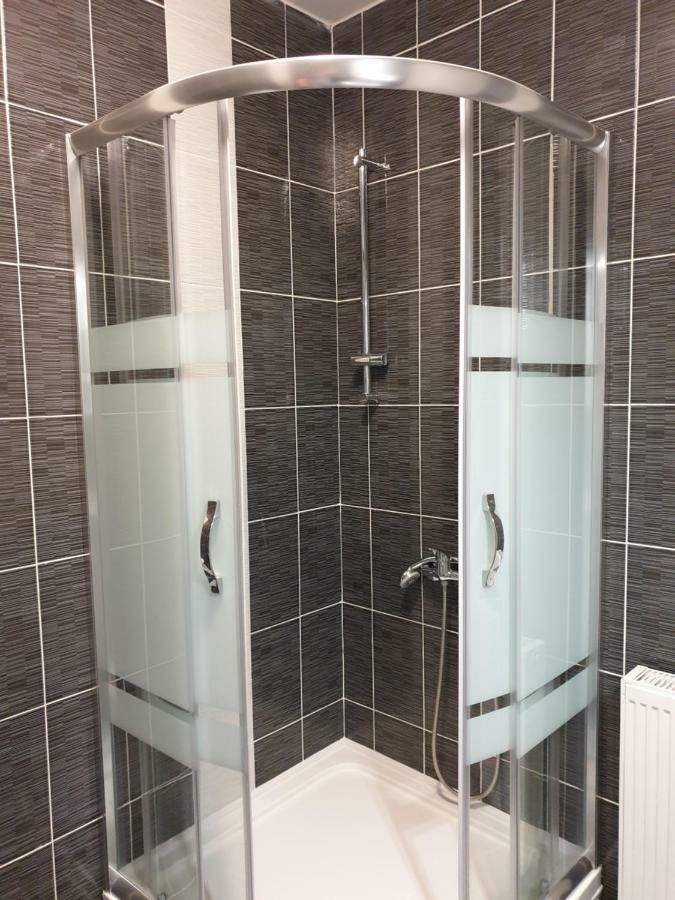 Apartman Majetic Оточац Экстерьер фото